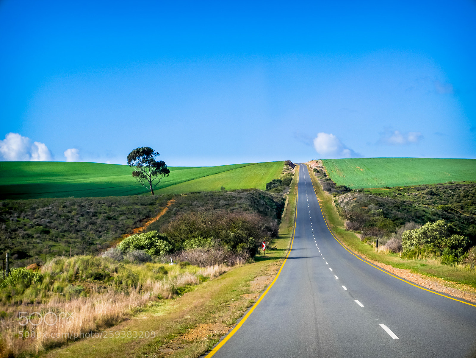 Panasonic Lumix DMC-G7 sample photo. Country road photography