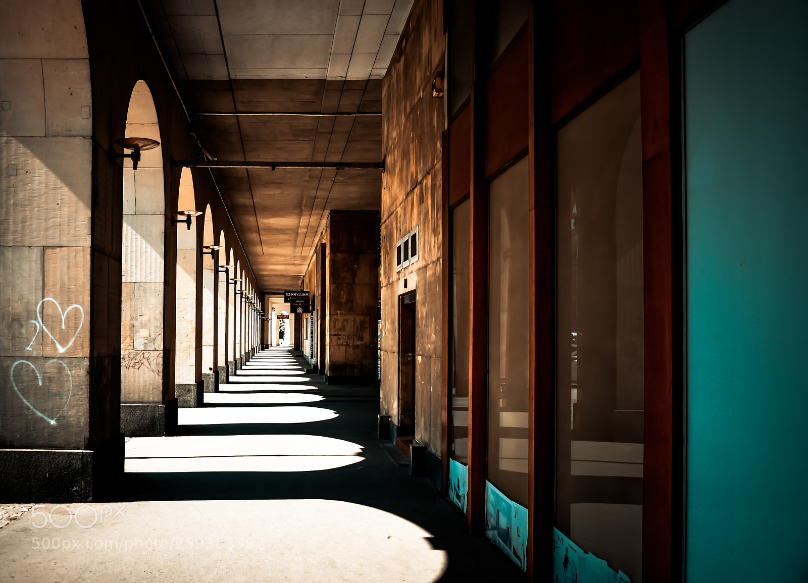 Nikon D7200 sample photo. Sunlit hallway photography