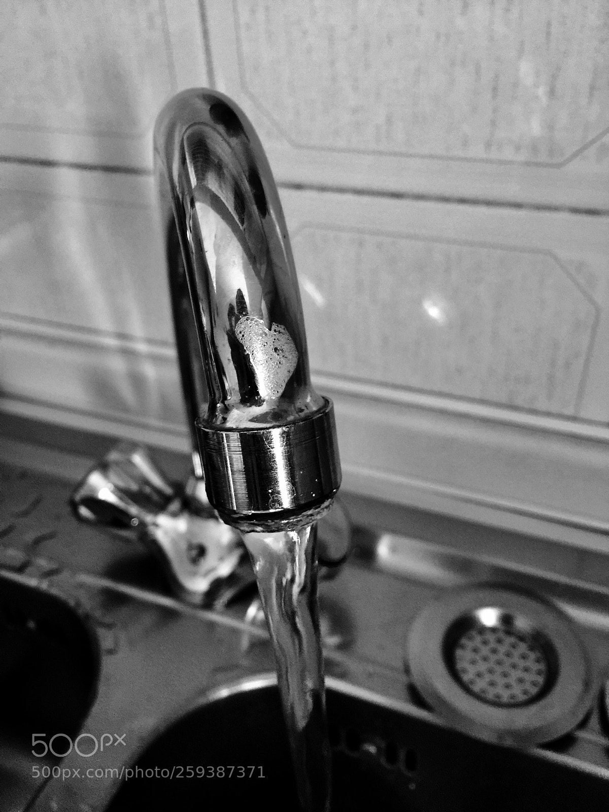 Apple iPhone 6 Plus sample photo. Love photography