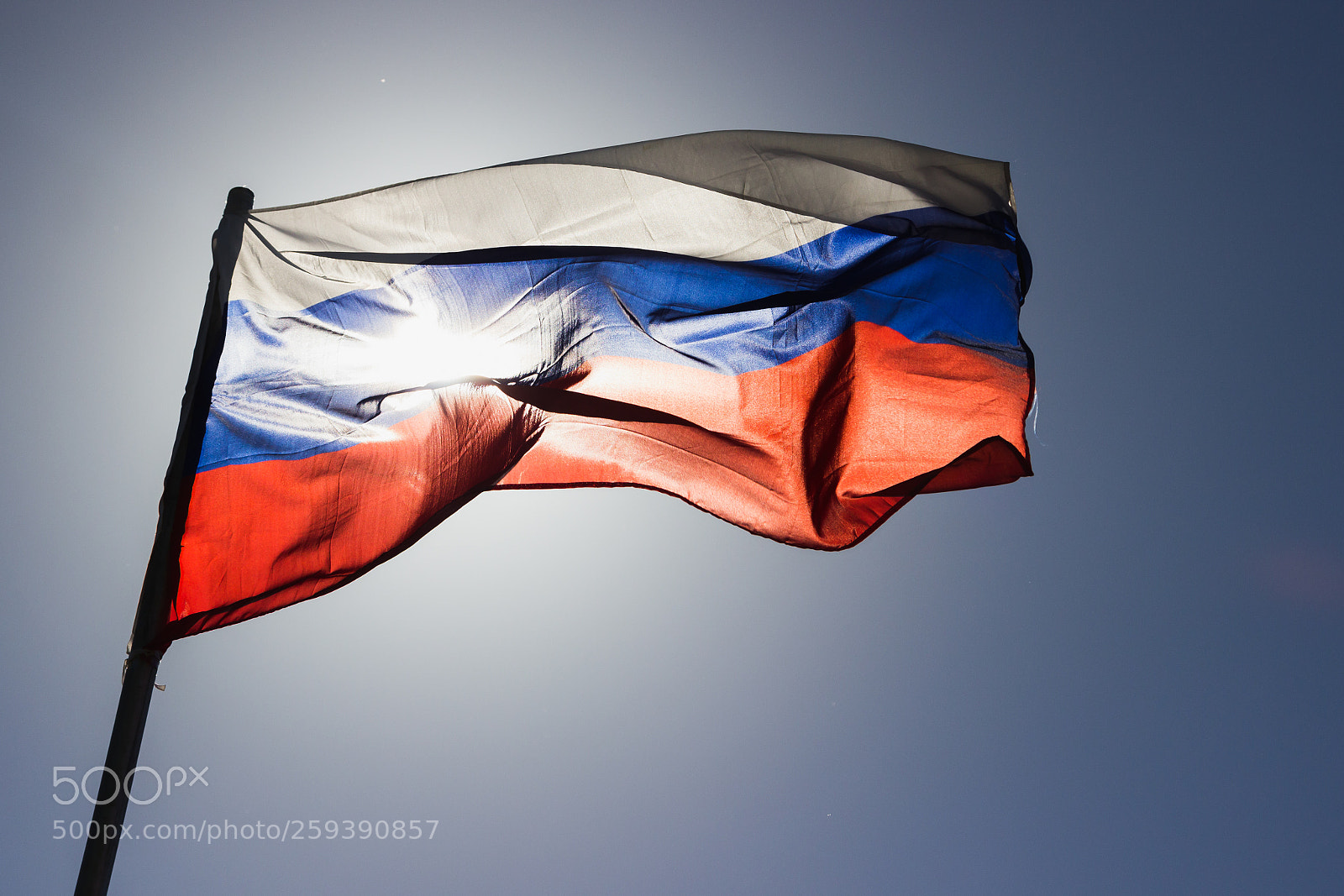 Canon EOS 600D (Rebel EOS T3i / EOS Kiss X5) sample photo. Russian flag flying in photography