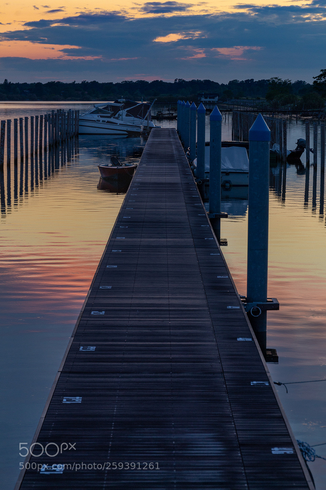 Canon EOS 700D (EOS Rebel T5i / EOS Kiss X7i) sample photo. Few boats photography
