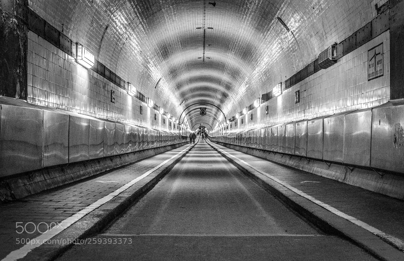 Sony Cyber-shot DSC-RX10 III sample photo. Hamburg classics photography