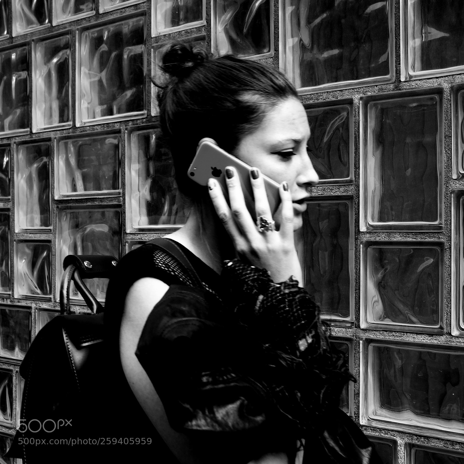 Fujifilm X-T20 sample photo. Woman in front of photography