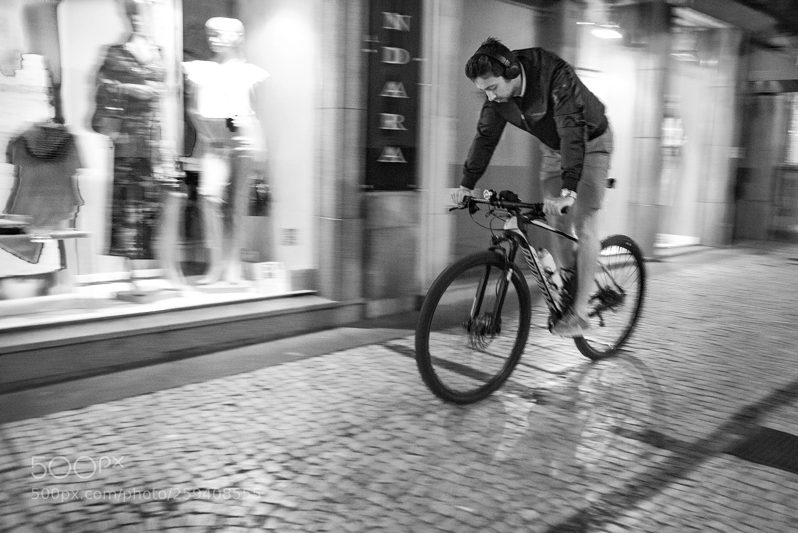 Nikon D750 sample photo. City night bike ride photography