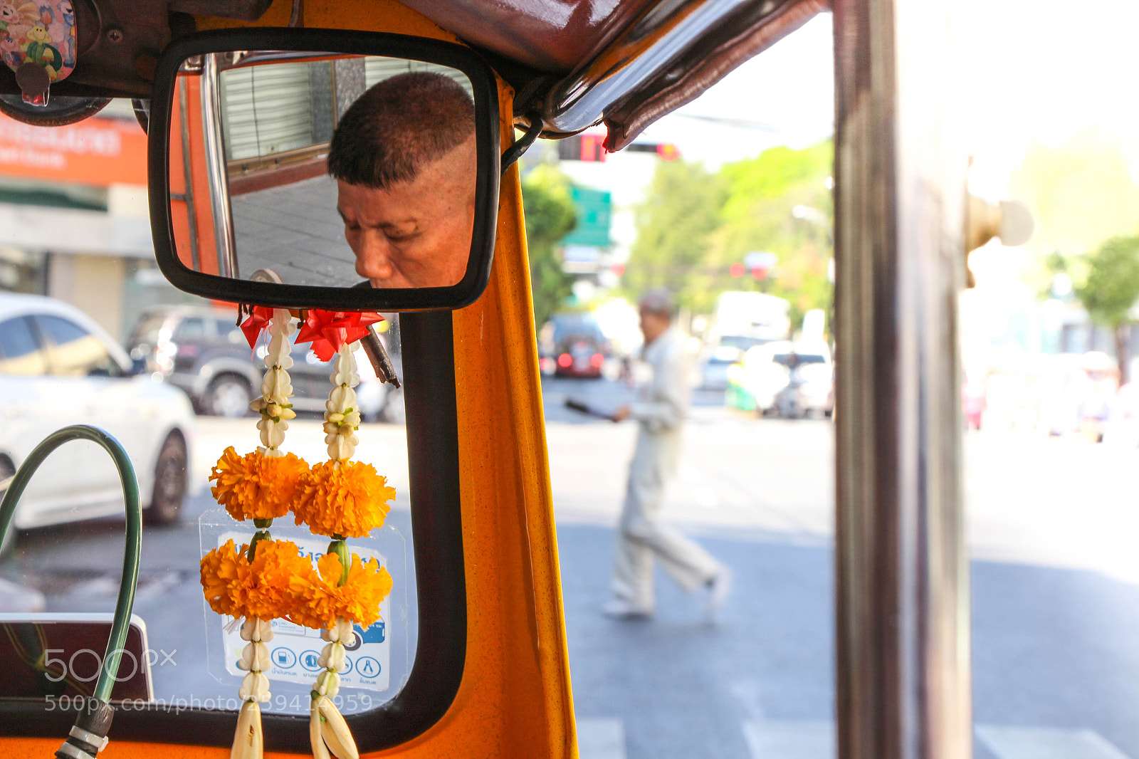 Canon EOS 700D (EOS Rebel T5i / EOS Kiss X7i) sample photo. Tuk-tuk drivers photography
