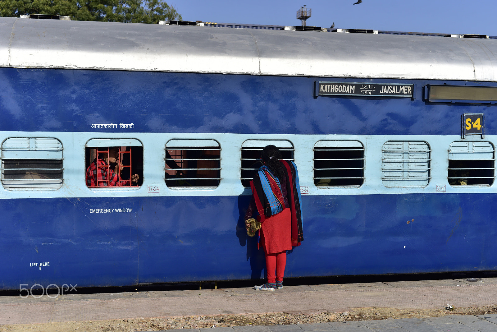 Nikon D810 sample photo. 印度火车train to jaisalmer in india photography