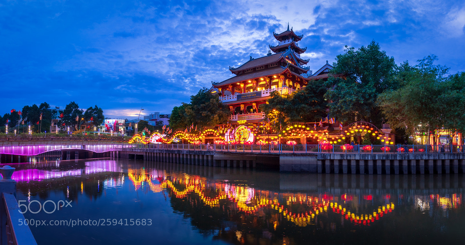Pentax K-3 sample photo. Colorful decorative pagoda with photography