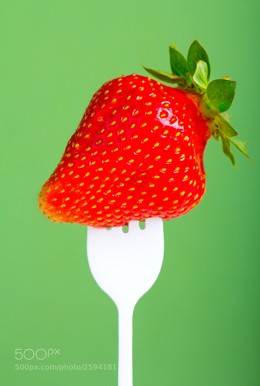 Canon EOS 60D sample photo. Strawberry fresh bright fork photography