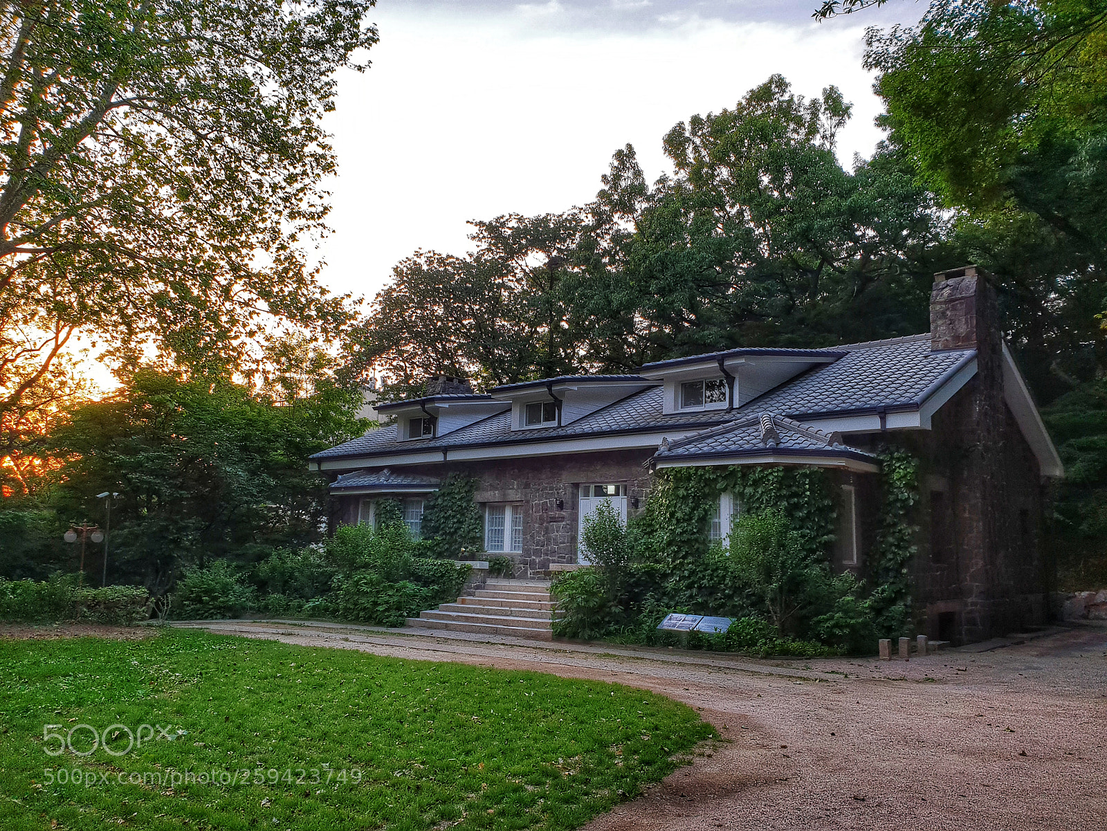 Samsung Galaxy S9+ sample photo. Yonsei university founder house photography