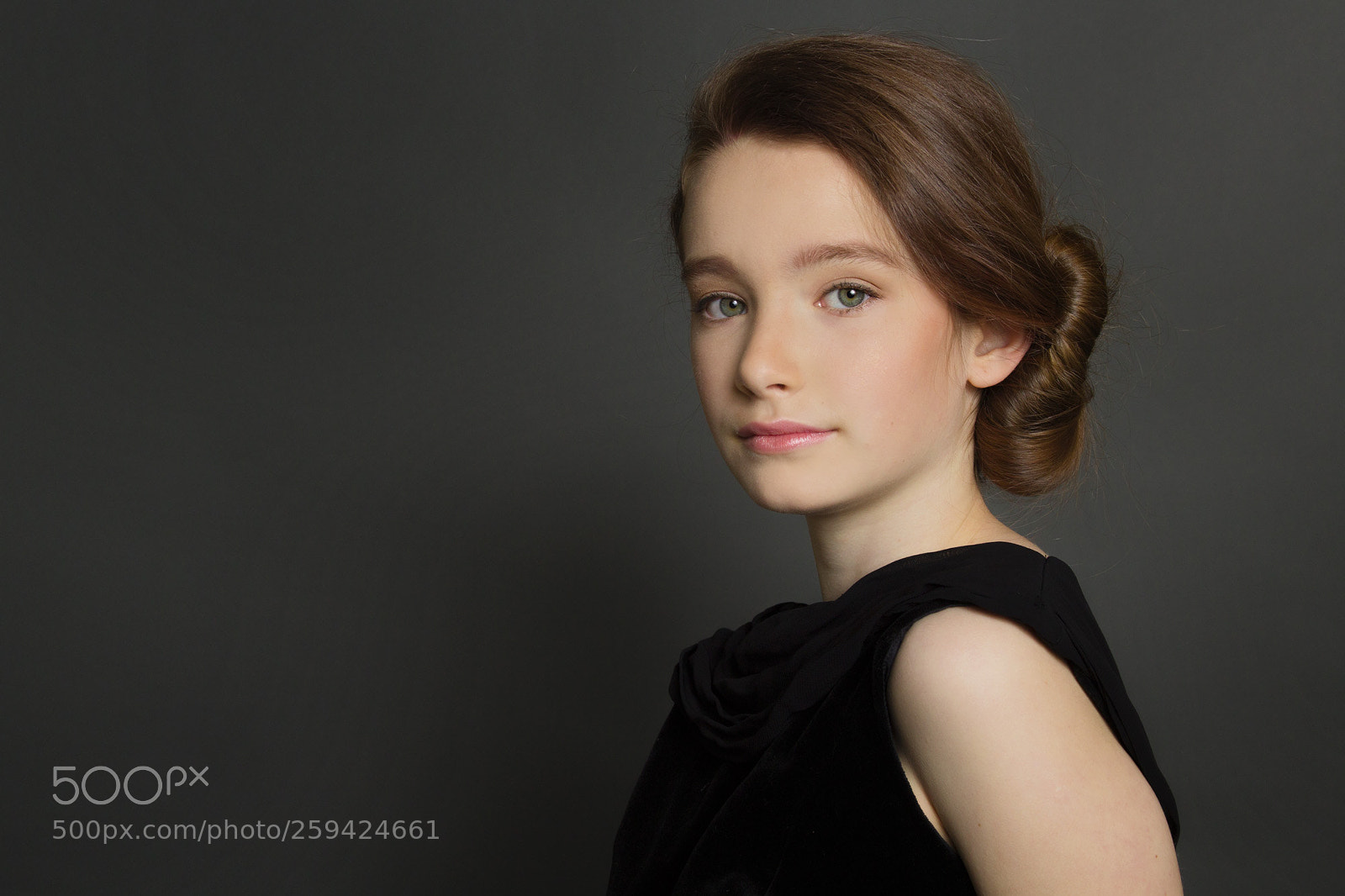 Canon EOS 600D (Rebel EOS T3i / EOS Kiss X5) sample photo. Pretty young lady photography