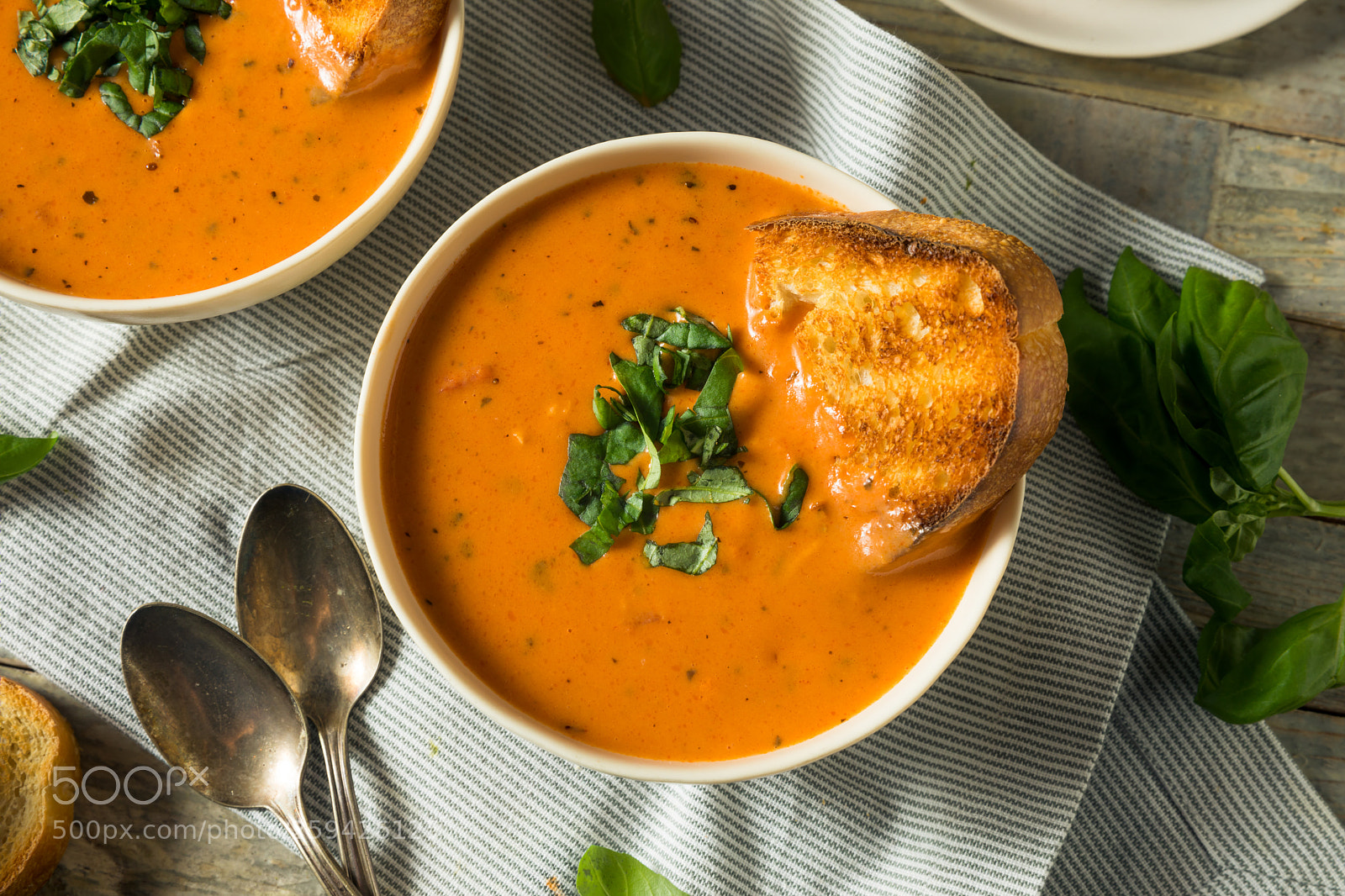 Canon EOS 5D Mark IV sample photo. Homemade tomato basil bisque photography
