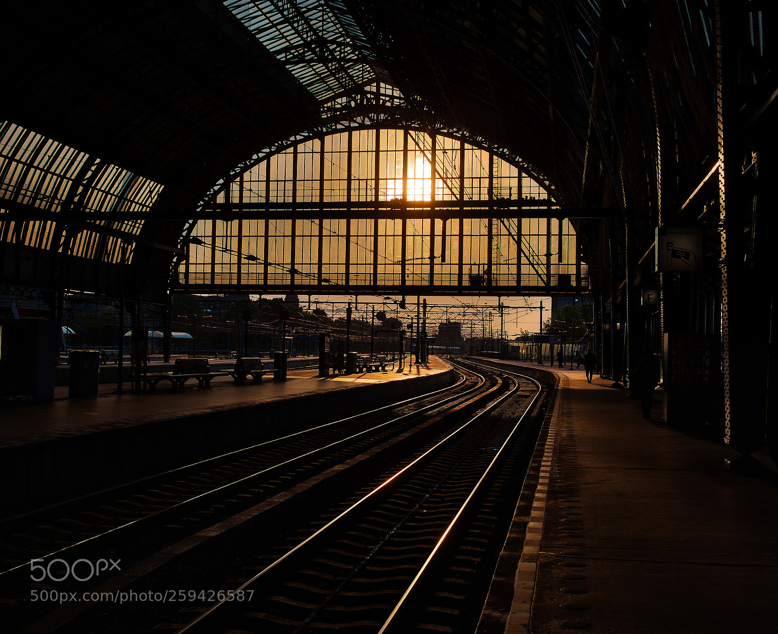 Canon EOS 5D Mark II sample photo. Amsterdam central station photography