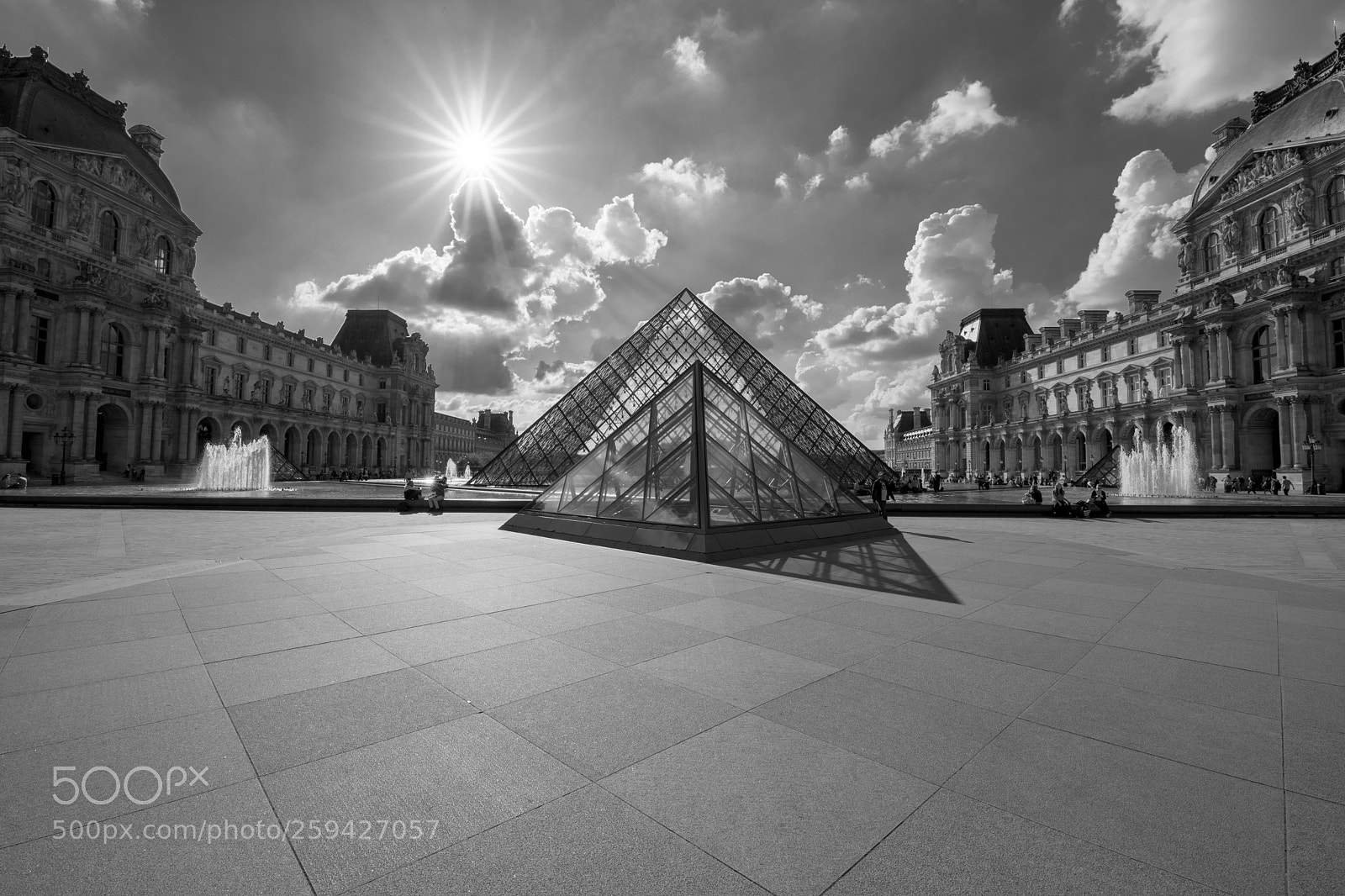 Canon EOS 6D Mark II sample photo. Le louvre noir et photography
