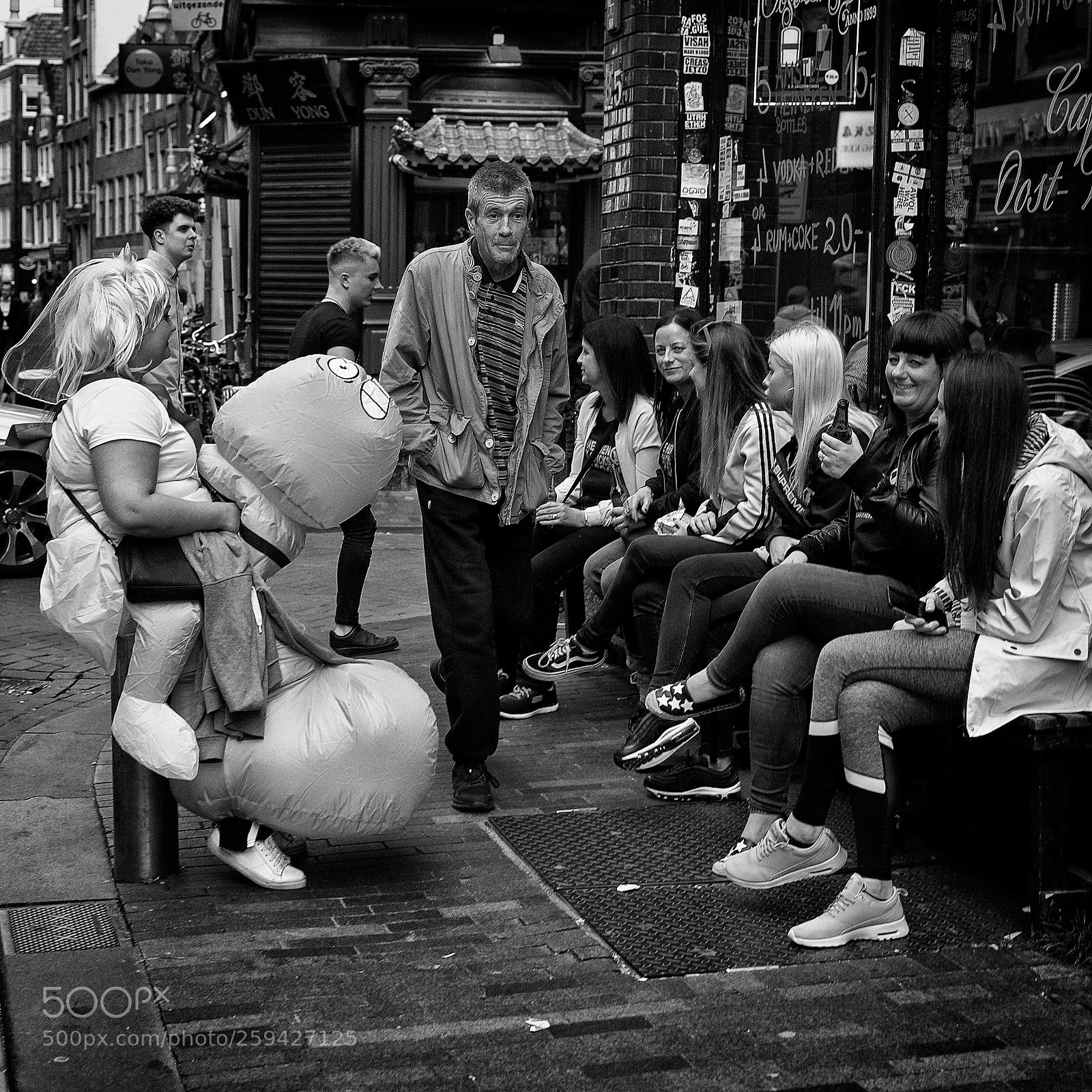 Canon EOS 5D Mark II sample photo. Amsterdam streetlife photography