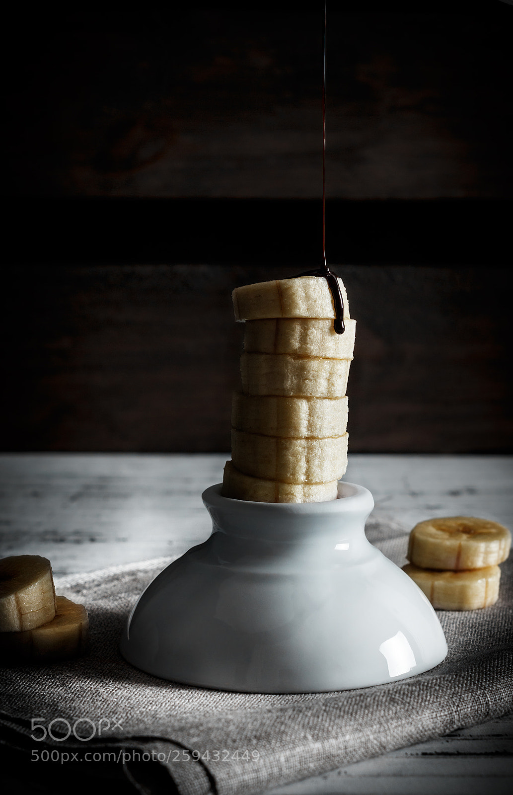 Canon EOS 700D (EOS Rebel T5i / EOS Kiss X7i) sample photo. Banana slices in a photography
