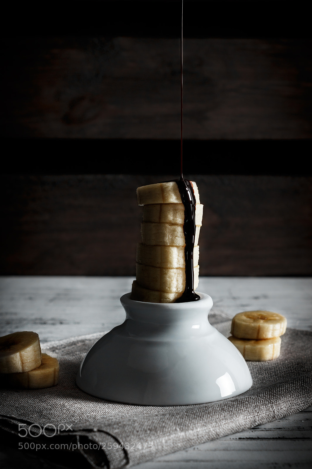 Canon EOS 700D (EOS Rebel T5i / EOS Kiss X7i) sample photo. Banana slices in a photography