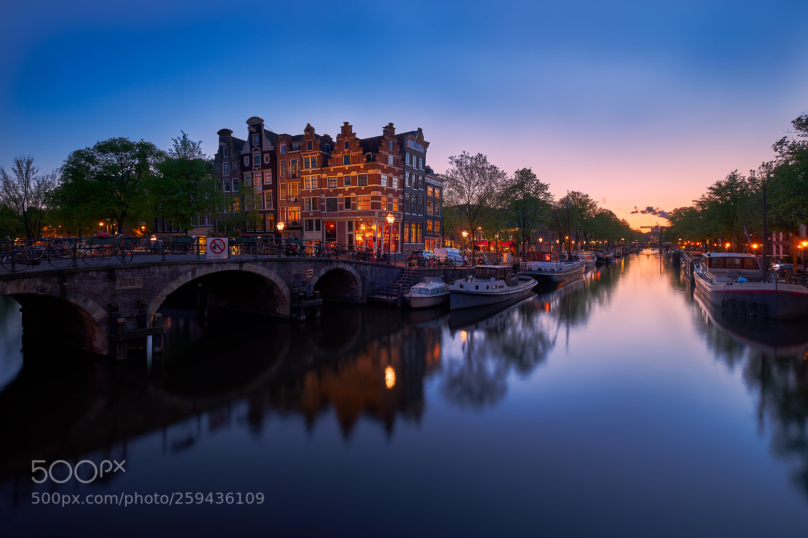 Fujifilm X-T2 sample photo. Nightfall at papiermolensluis & brouwersgracht photography