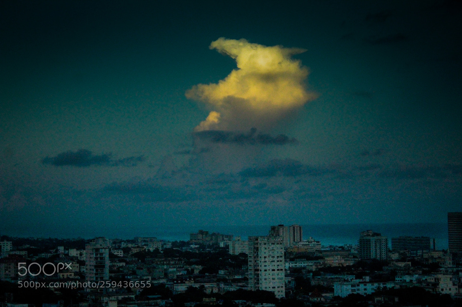 Canon EOS 1200D (EOS Rebel T5 / EOS Kiss X70 / EOS Hi) sample photo. Amanece sobre la havana photography