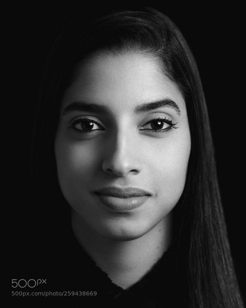 Sony a7 sample photo. Retrato de carla d photography