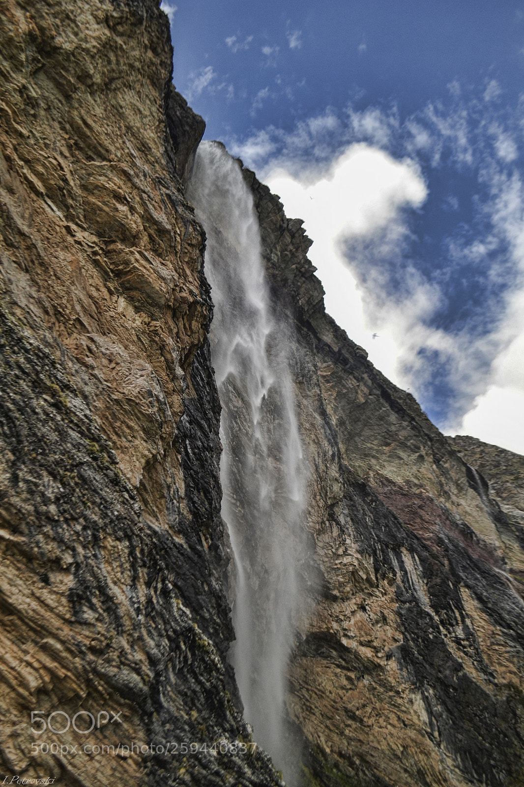 Nikon D3100 sample photo. Keep falling photography