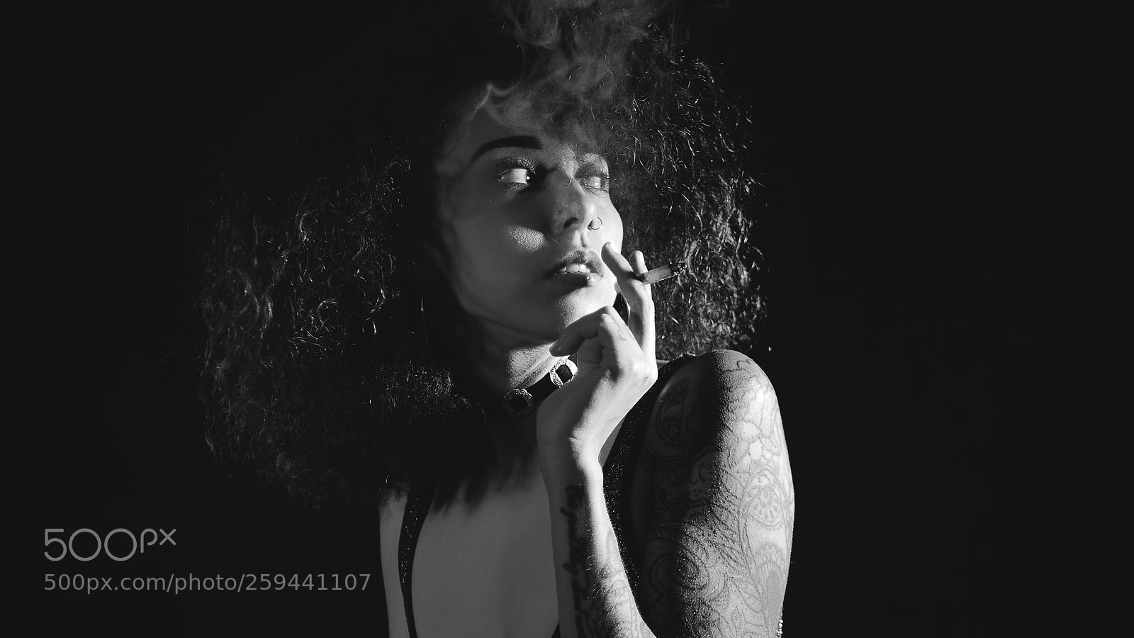 Panasonic Lumix DMC-G7 sample photo. Smoking photography