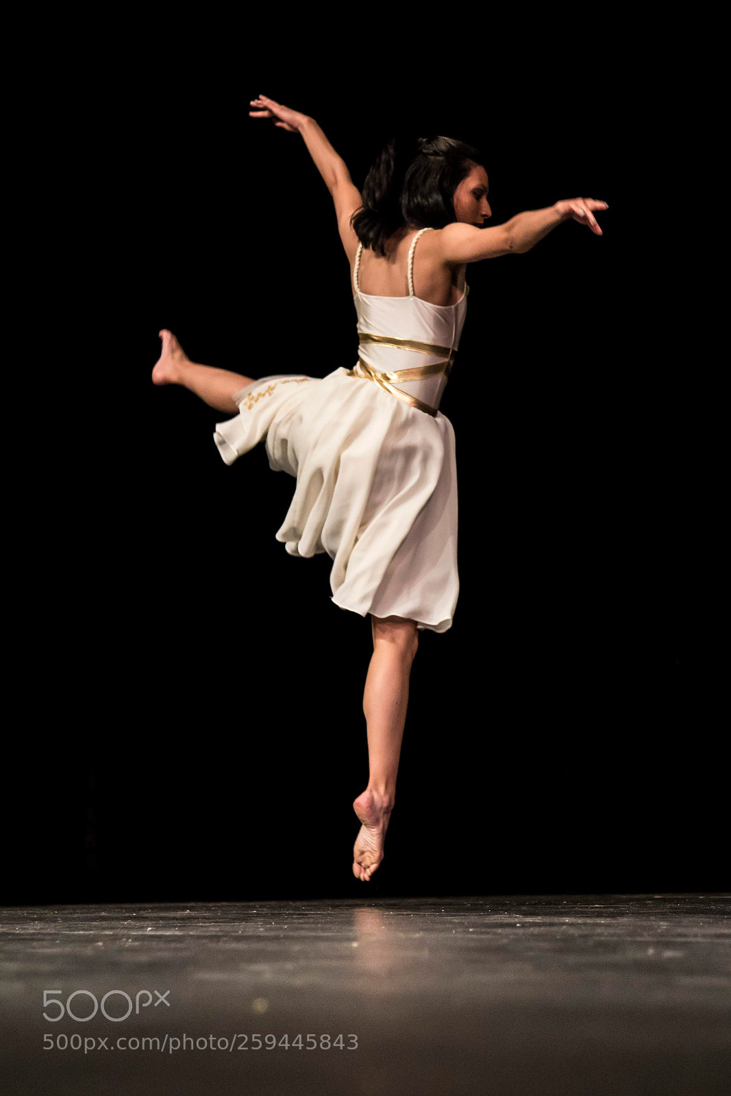 Canon EOS 70D sample photo. Levitating dancer photography