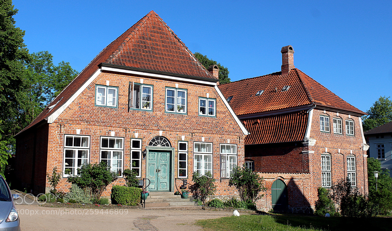Canon EOS 1300D (EOS Rebel T6 / EOS Kiss X80) sample photo. German baroque houses photography