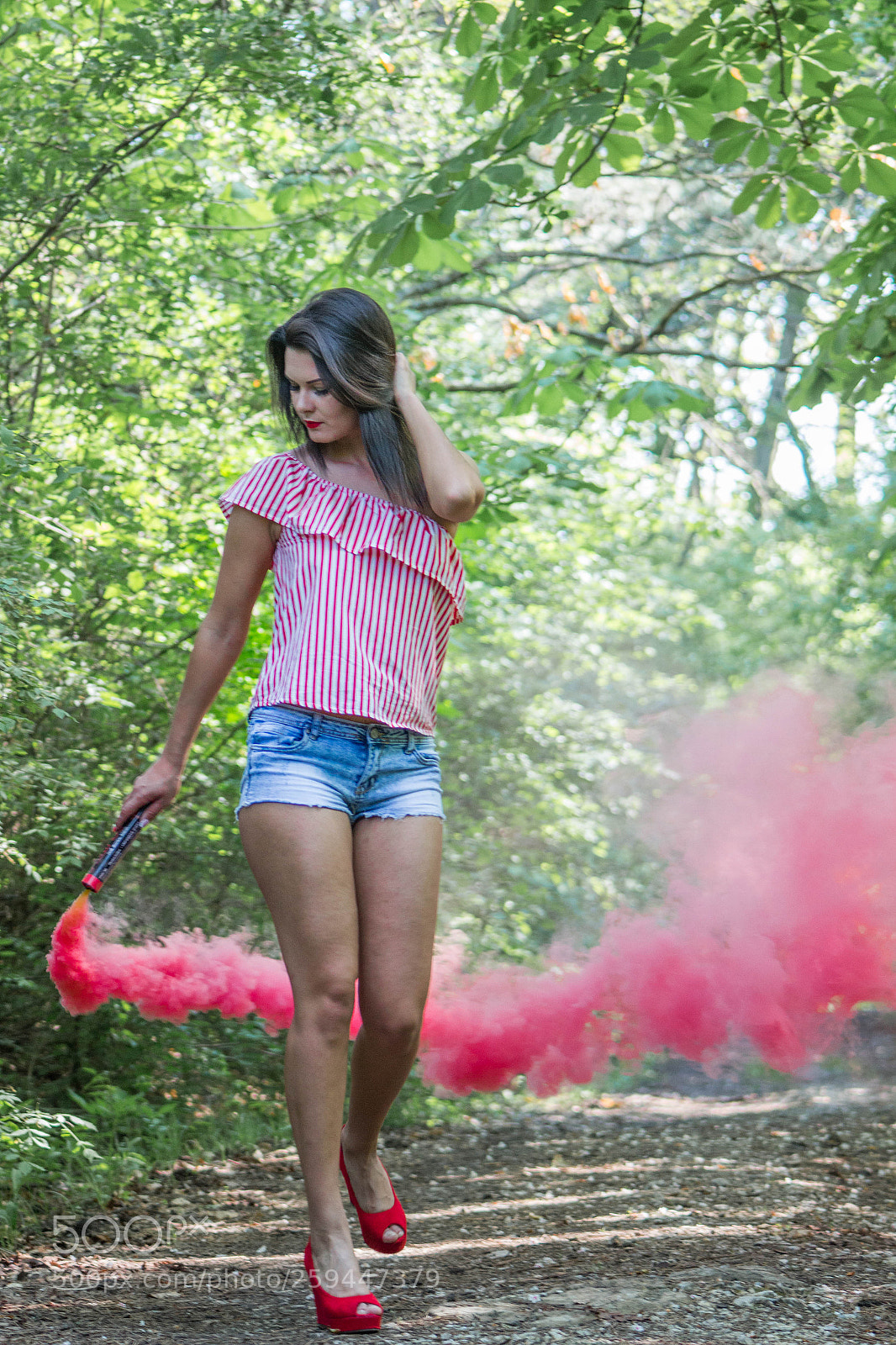 Canon EOS 700D (EOS Rebel T5i / EOS Kiss X7i) sample photo. Smoke in the air photography