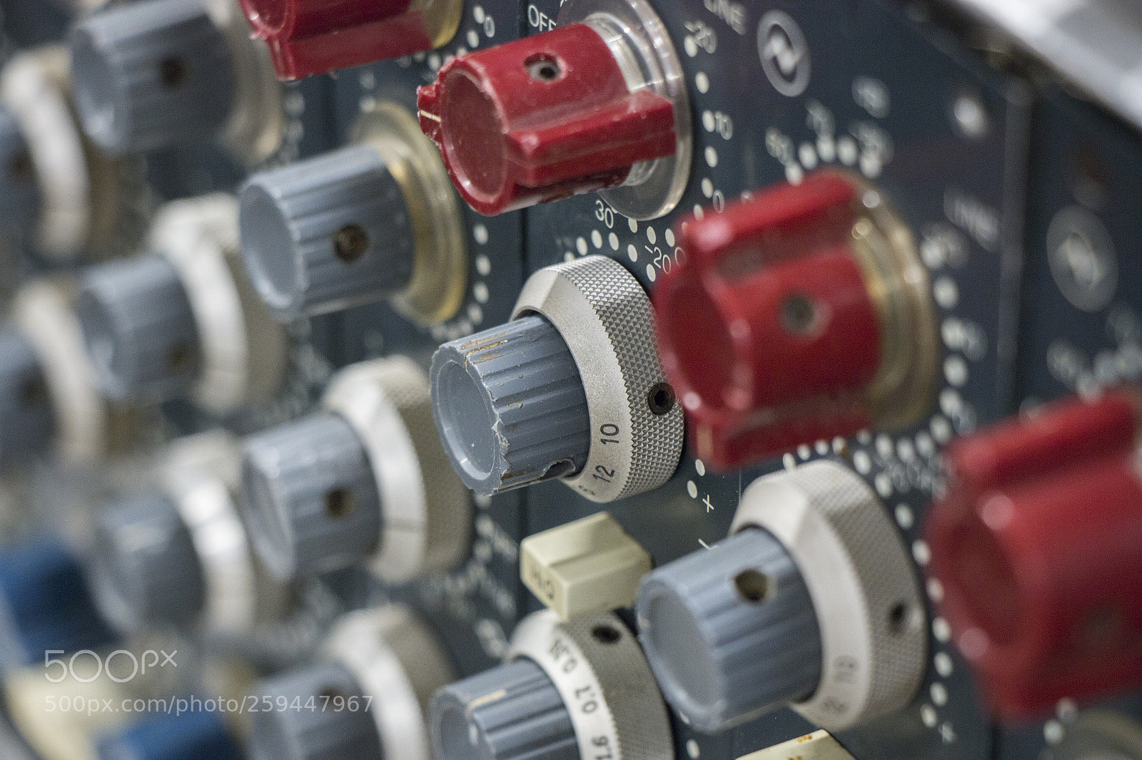 Canon EOS 70D sample photo. Vintage pre-amp photography