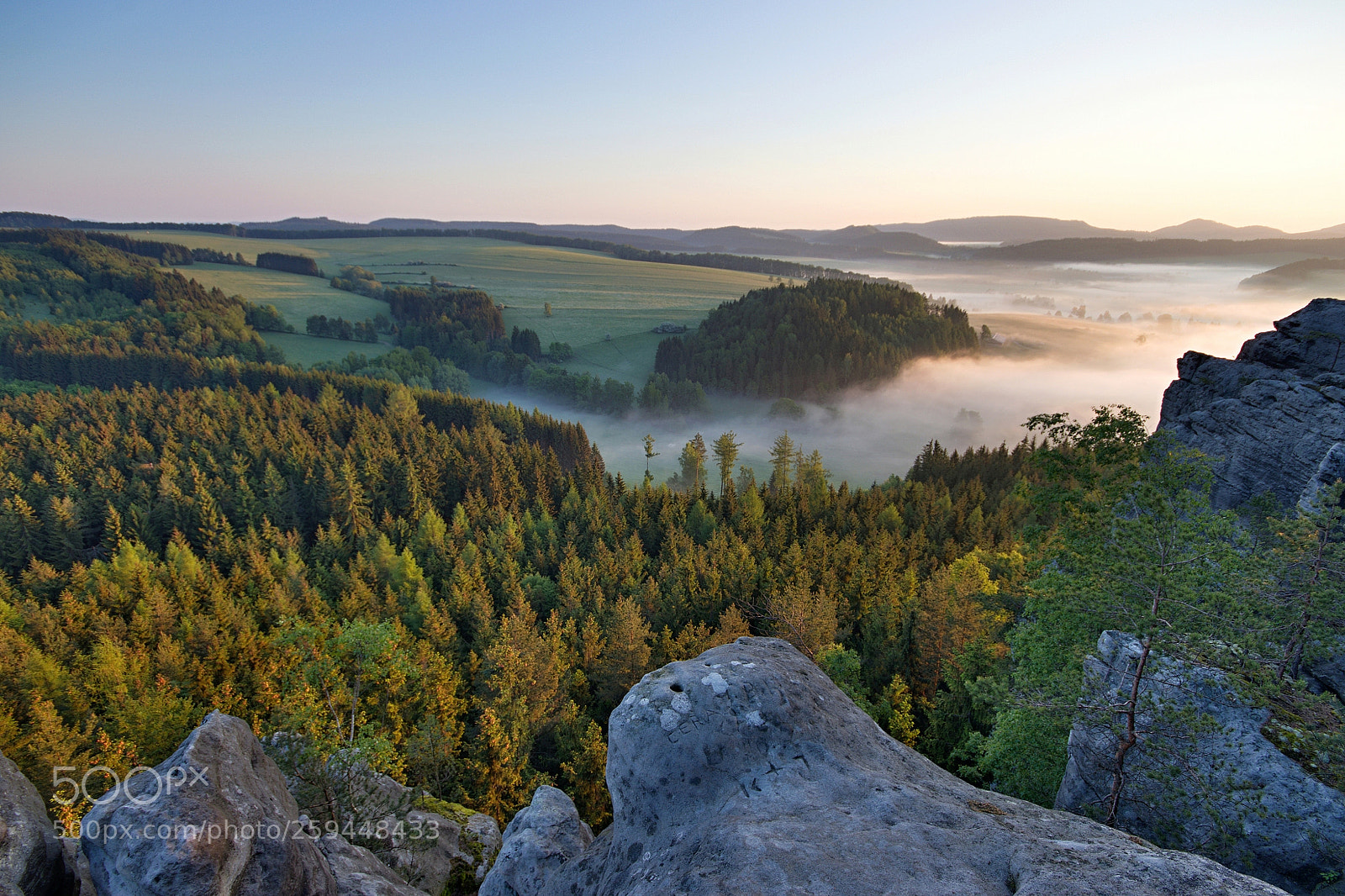 Canon EOS 77D (EOS 9000D / EOS 770D) sample photo. Morning on the rocks photography