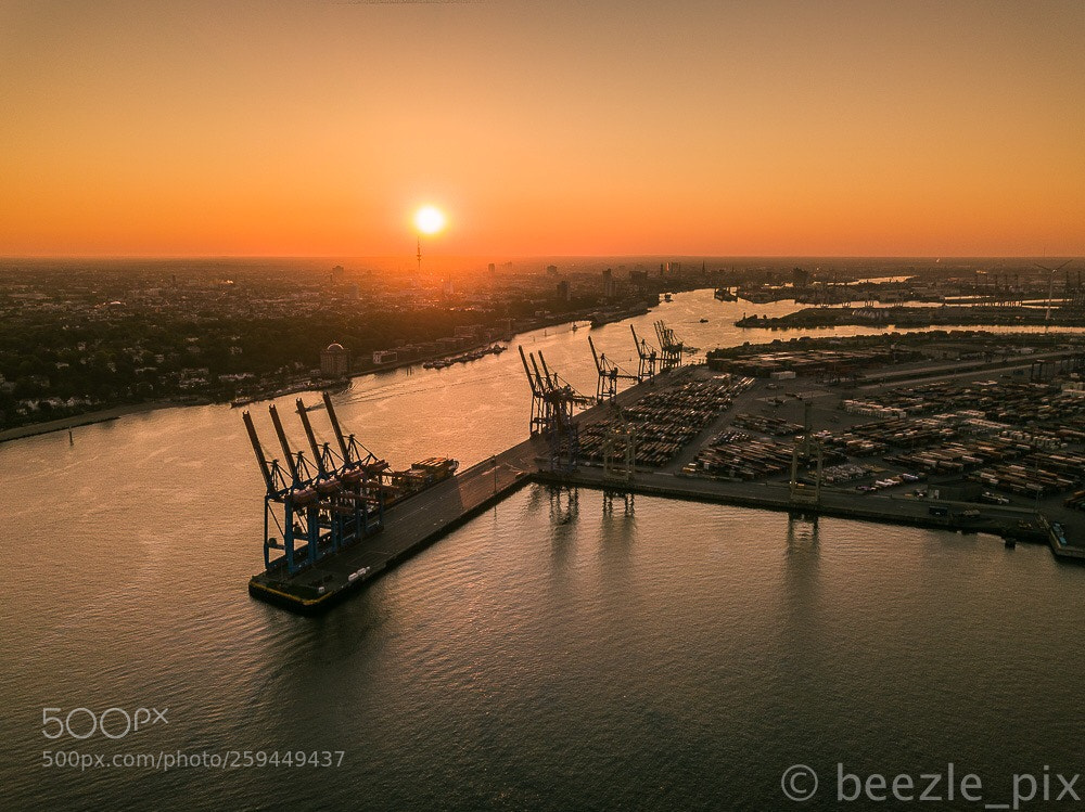 DJI FC220 sample photo. Sonnenaufgang über hamburg photography