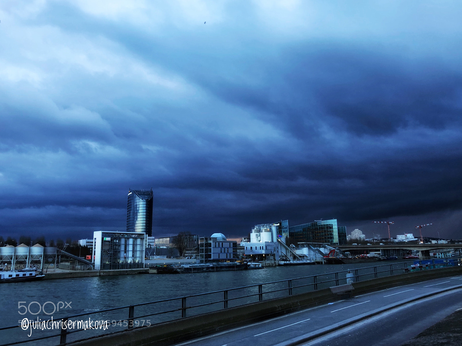 Apple iPhone 8 sample photo. Storm is coming photography