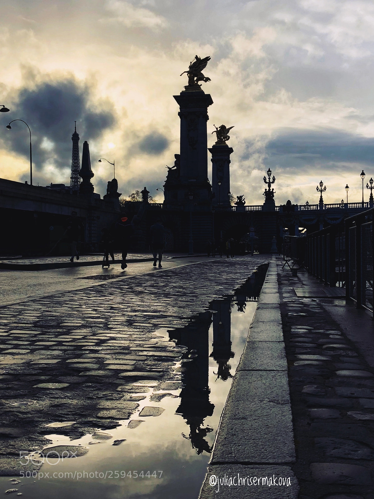 Apple iPhone 8 sample photo. Pont alexandre iii photography