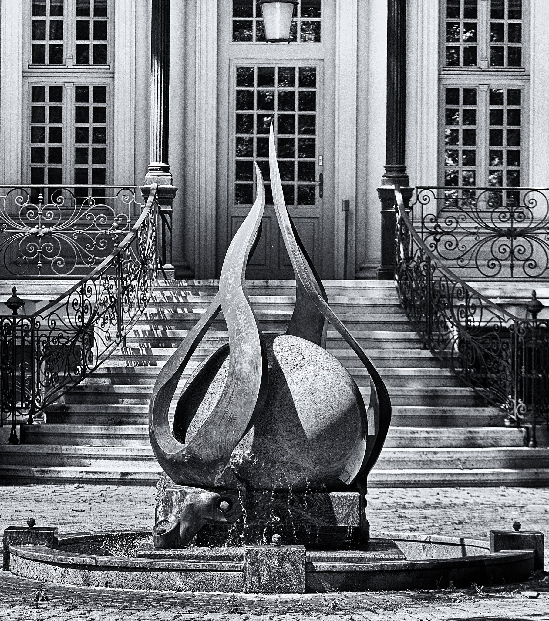 Samsung NX1 sample photo. Fountain photography