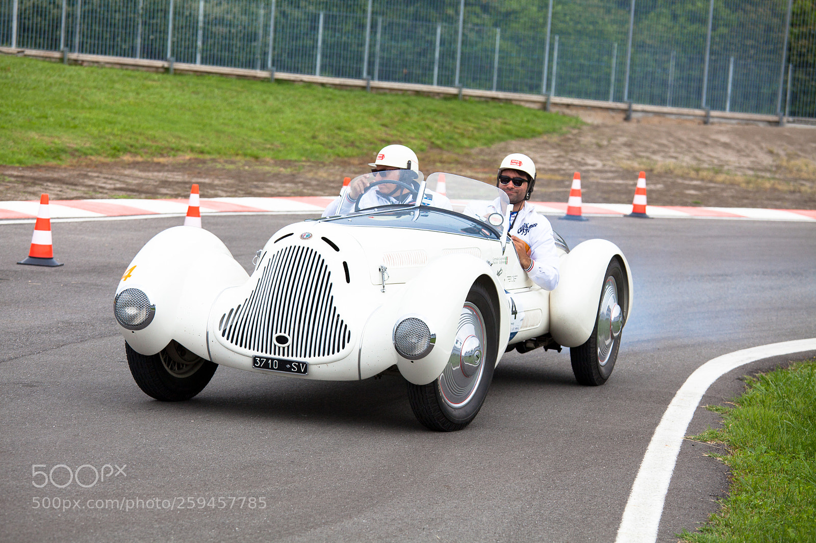 Canon EOS 5D Mark II sample photo. Alfa romeo 6c 1750 photography
