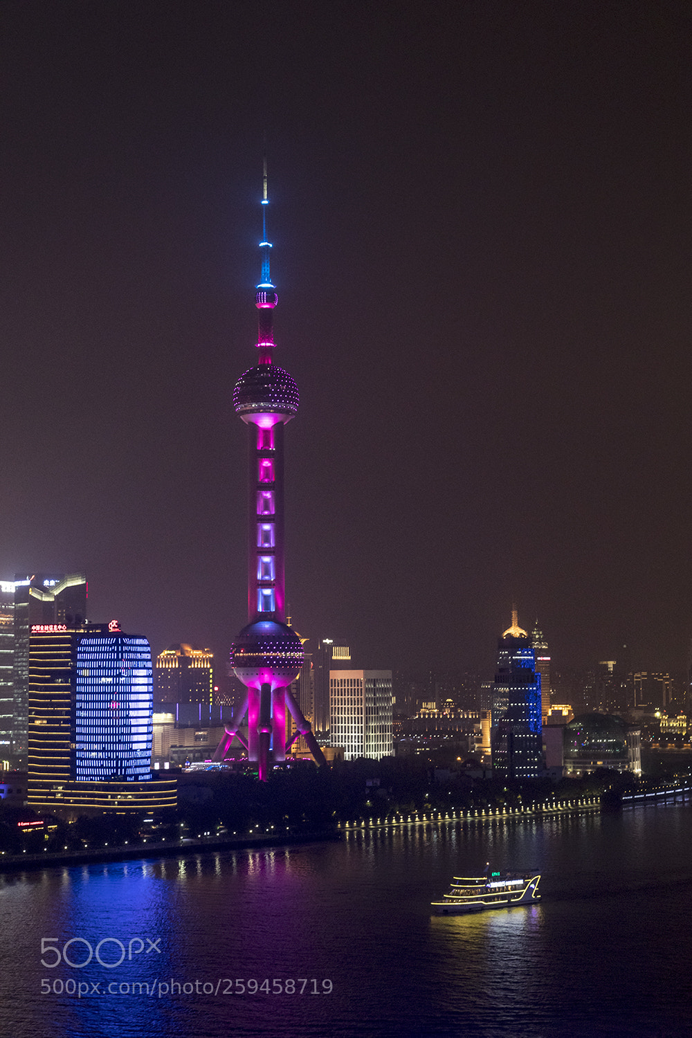Canon EOS 5D Mark IV sample photo. Oriental pearl tower photography