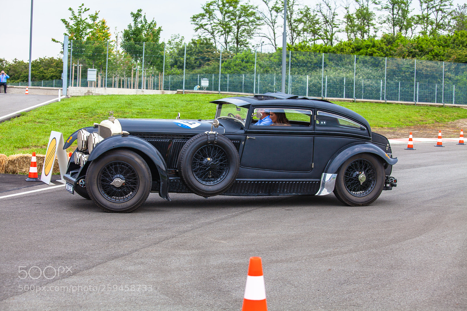 Canon EOS 5D Mark II sample photo. Bentley mk vi photography