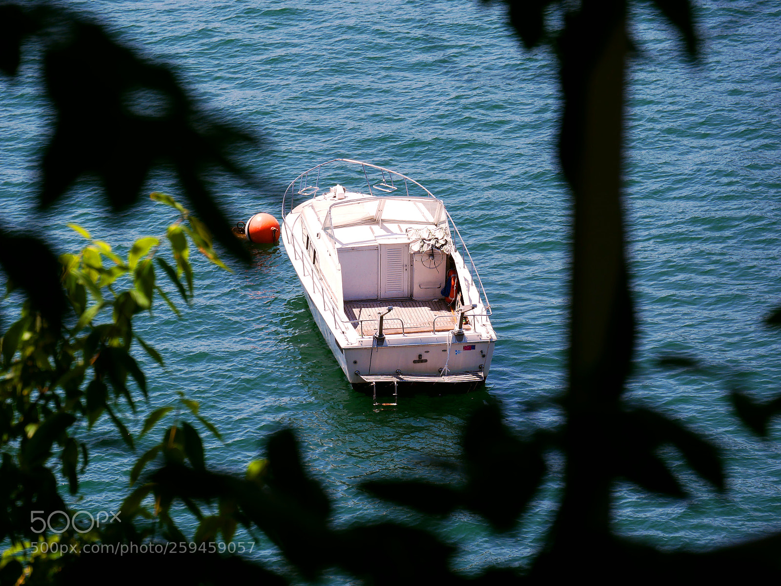 Panasonic Lumix DMC-GX85 (Lumix DMC-GX80 / Lumix DMC-GX7 Mark II) sample photo. Boat photography