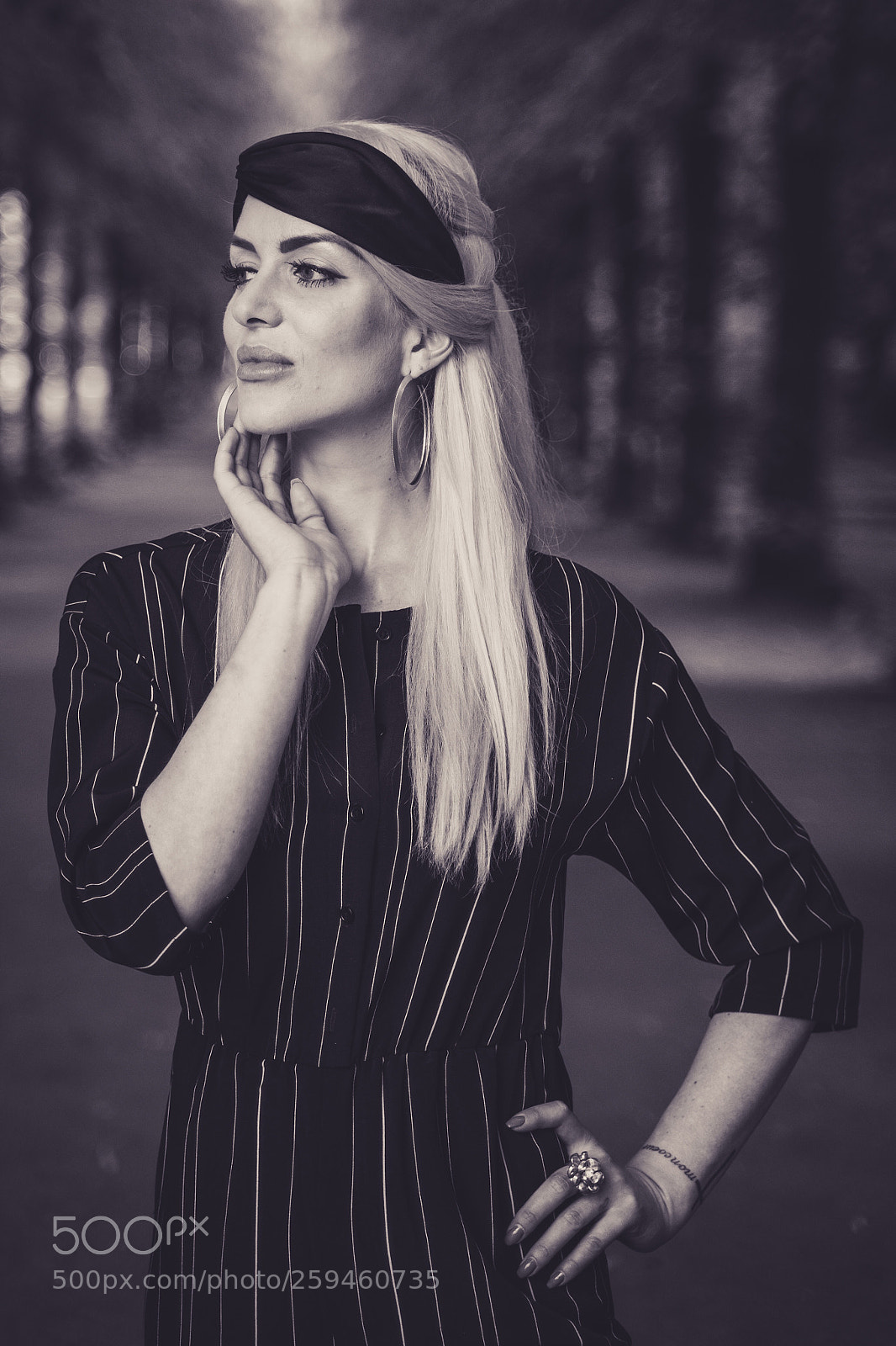 Sony a7 II sample photo. The lady in the photography