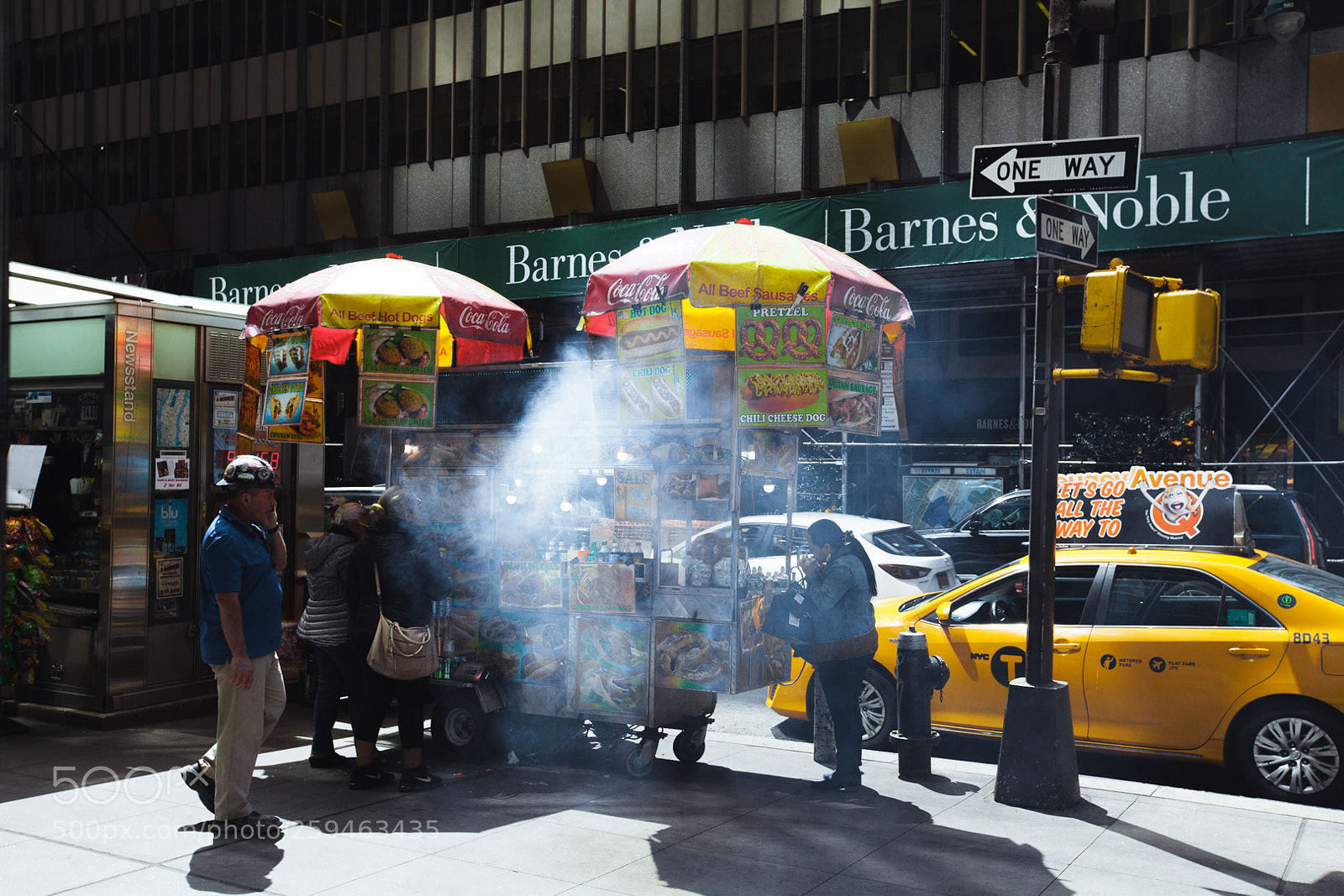 Canon EOS 5D Mark II sample photo. Big city life photography