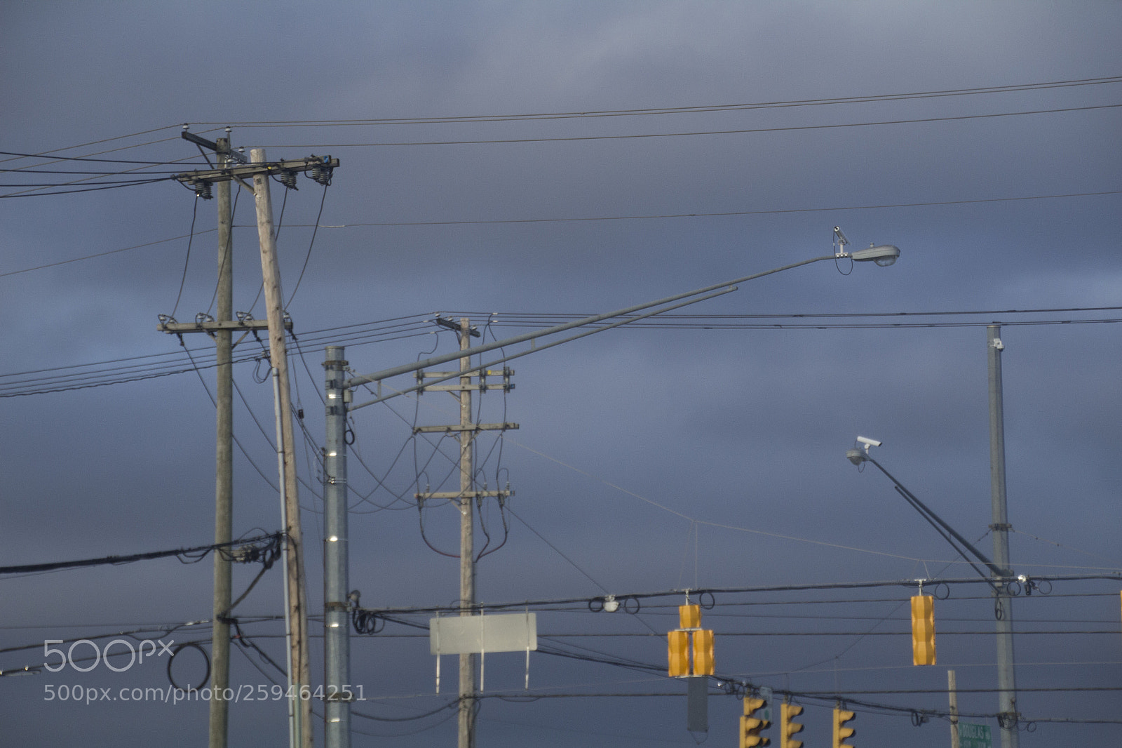 Canon EOS 1200D (EOS Rebel T5 / EOS Kiss X70 / EOS Hi) sample photo. Telephone poles and technology photography