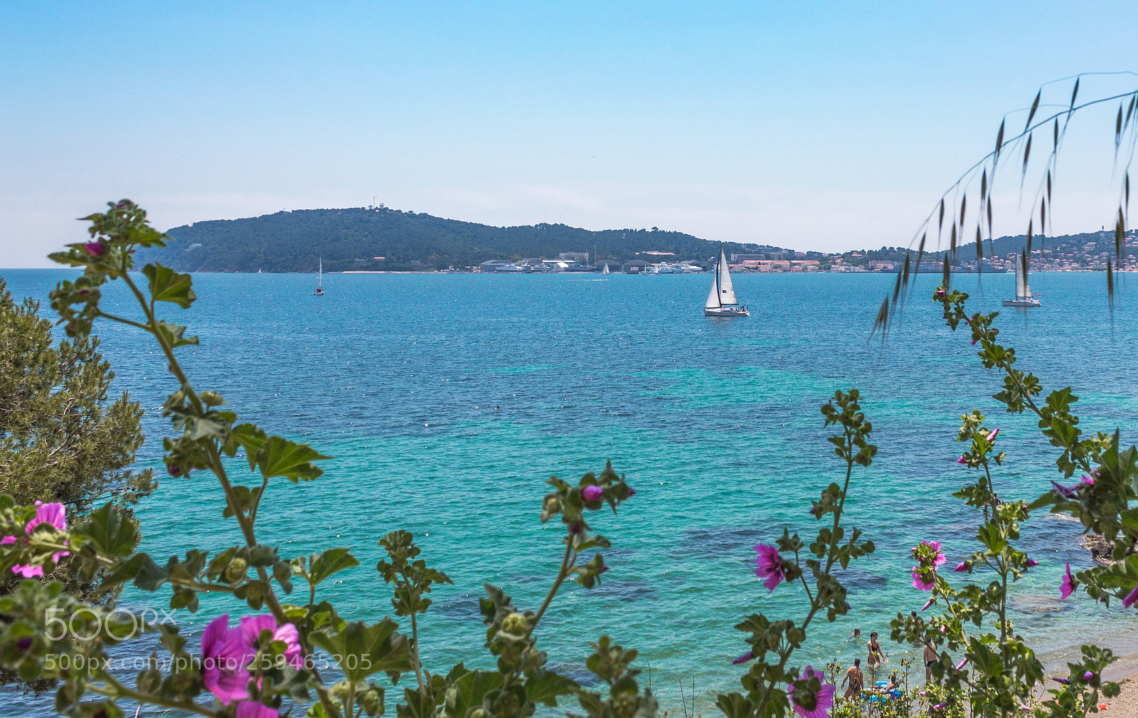 Canon EOS 1300D (EOS Rebel T6 / EOS Kiss X80) sample photo. Toulon photography