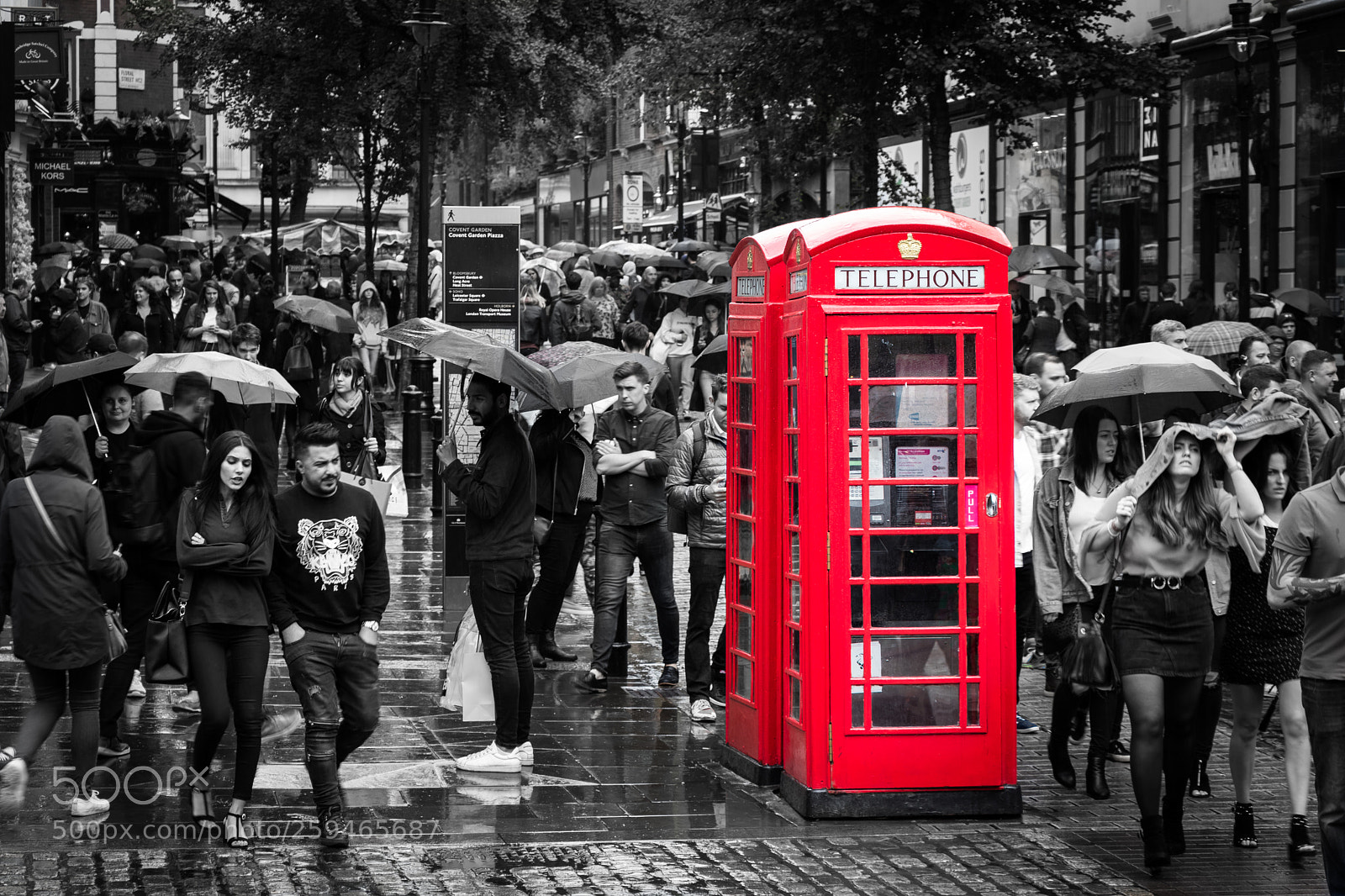 Canon EOS 80D sample photo. Red telephones photography