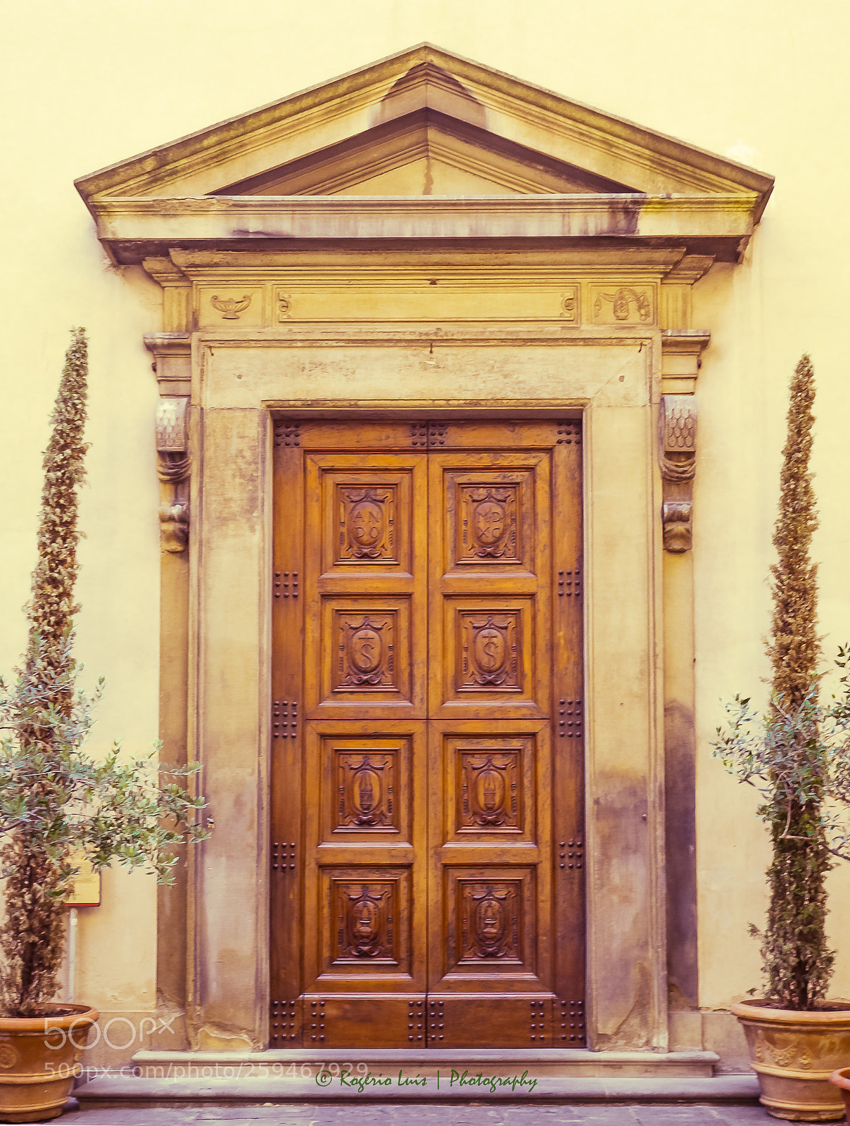 Olympus OM-D E-M10 sample photo. Three doors down photography