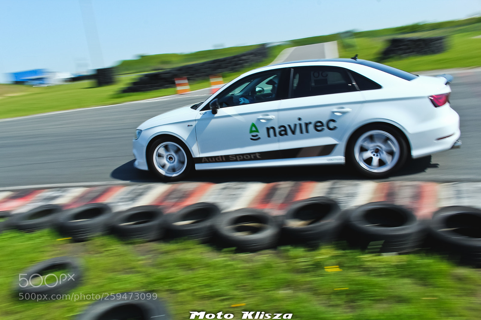 Canon EOS 1200D (EOS Rebel T5 / EOS Kiss X70 / EOS Hi) sample photo. Audi attack photography