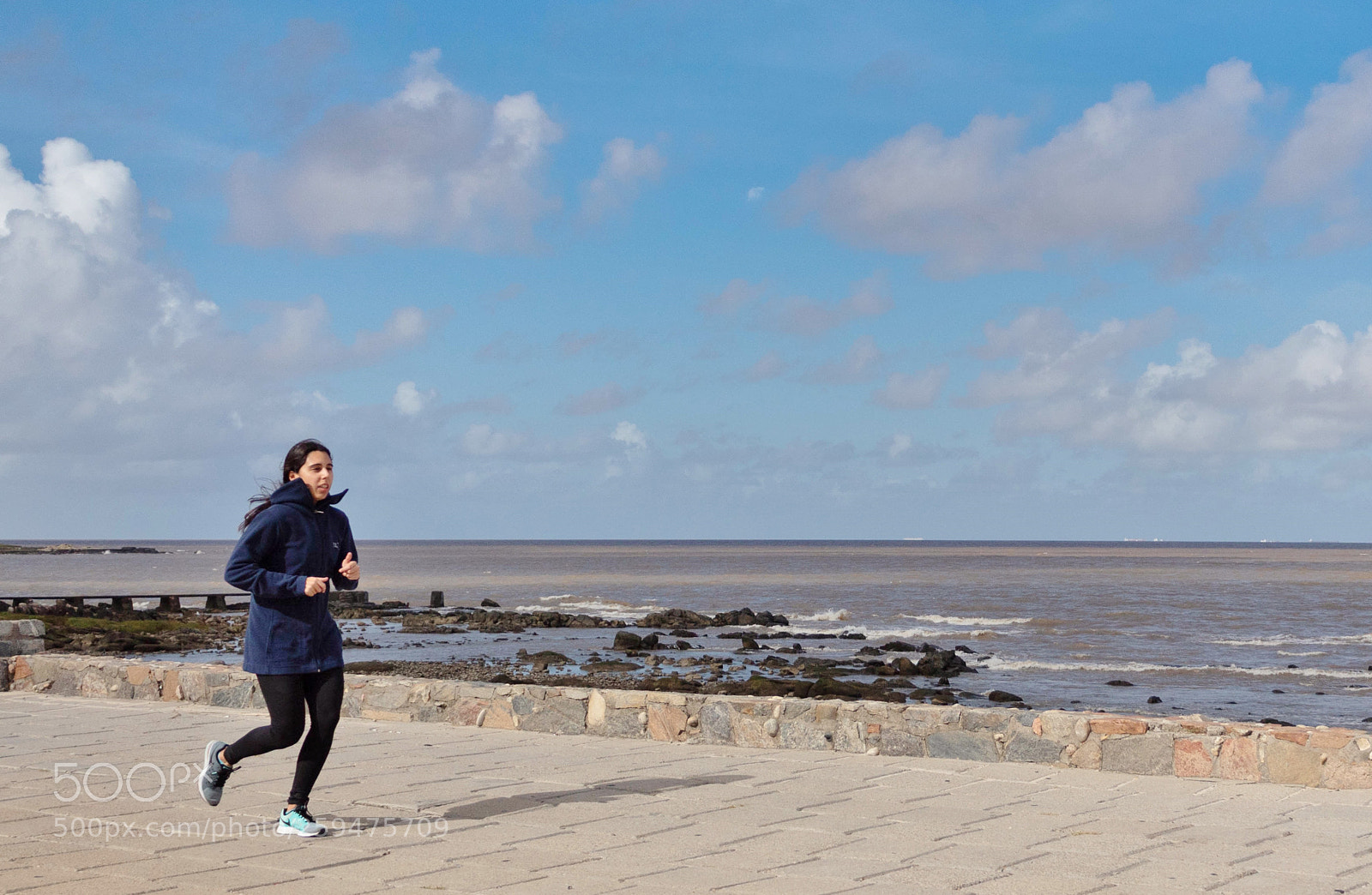 Canon EOS 1300D (EOS Rebel T6 / EOS Kiss X80) sample photo. Corriendo del frio oto photography