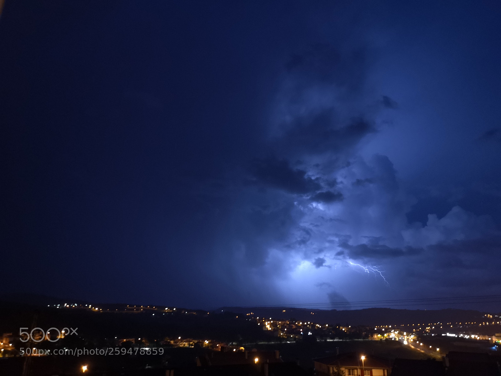 HUAWEI CLT-L29 sample photo. The storm in the photography