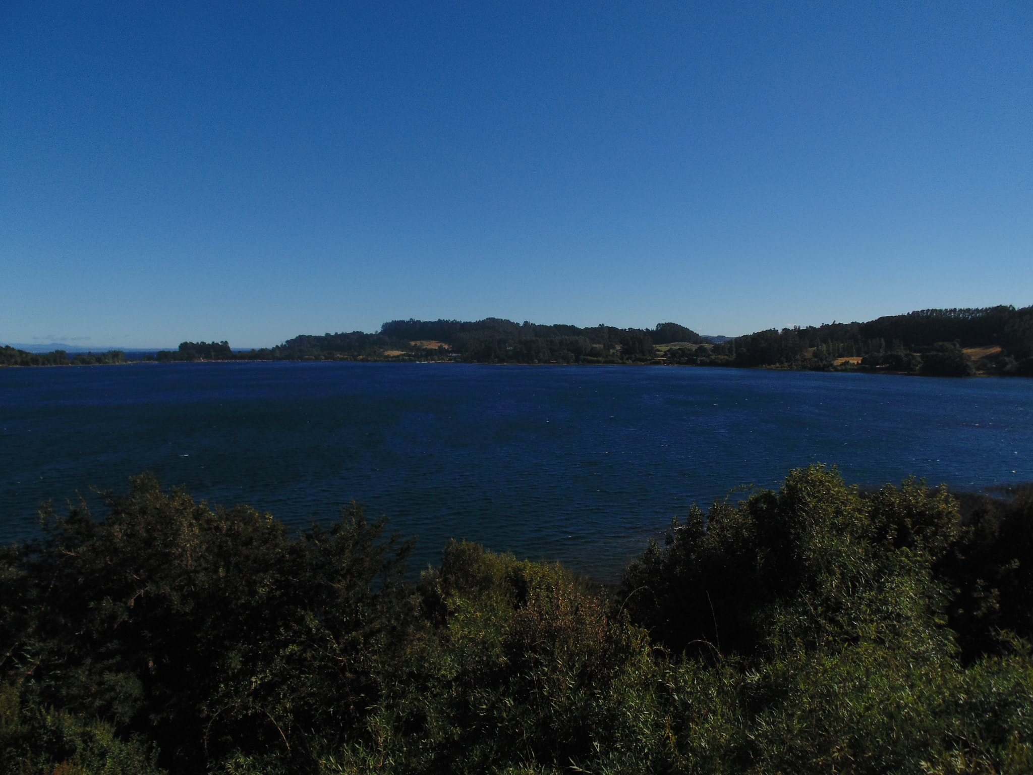 Sony Cyber-shot DSC-H200 sample photo. Lake photography