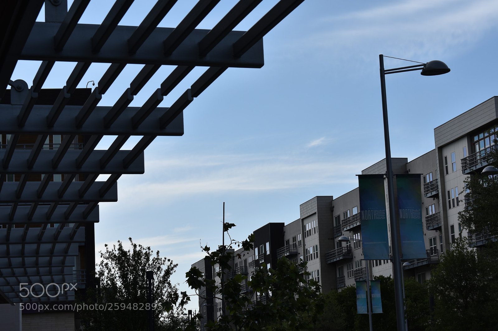 Nikon D3400 sample photo. Sidewalk overhang at the photography