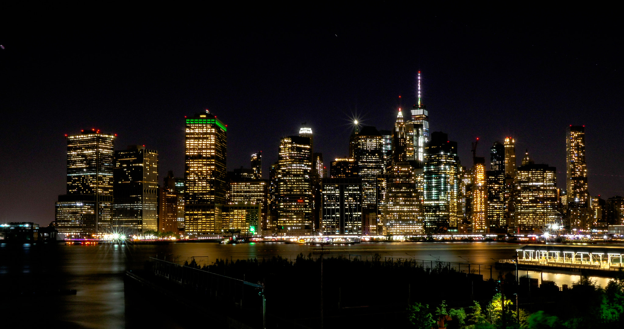 Panasonic Lumix DMC-GX85 (Lumix DMC-GX80 / Lumix DMC-GX7 Mark II) sample photo. City by night photography